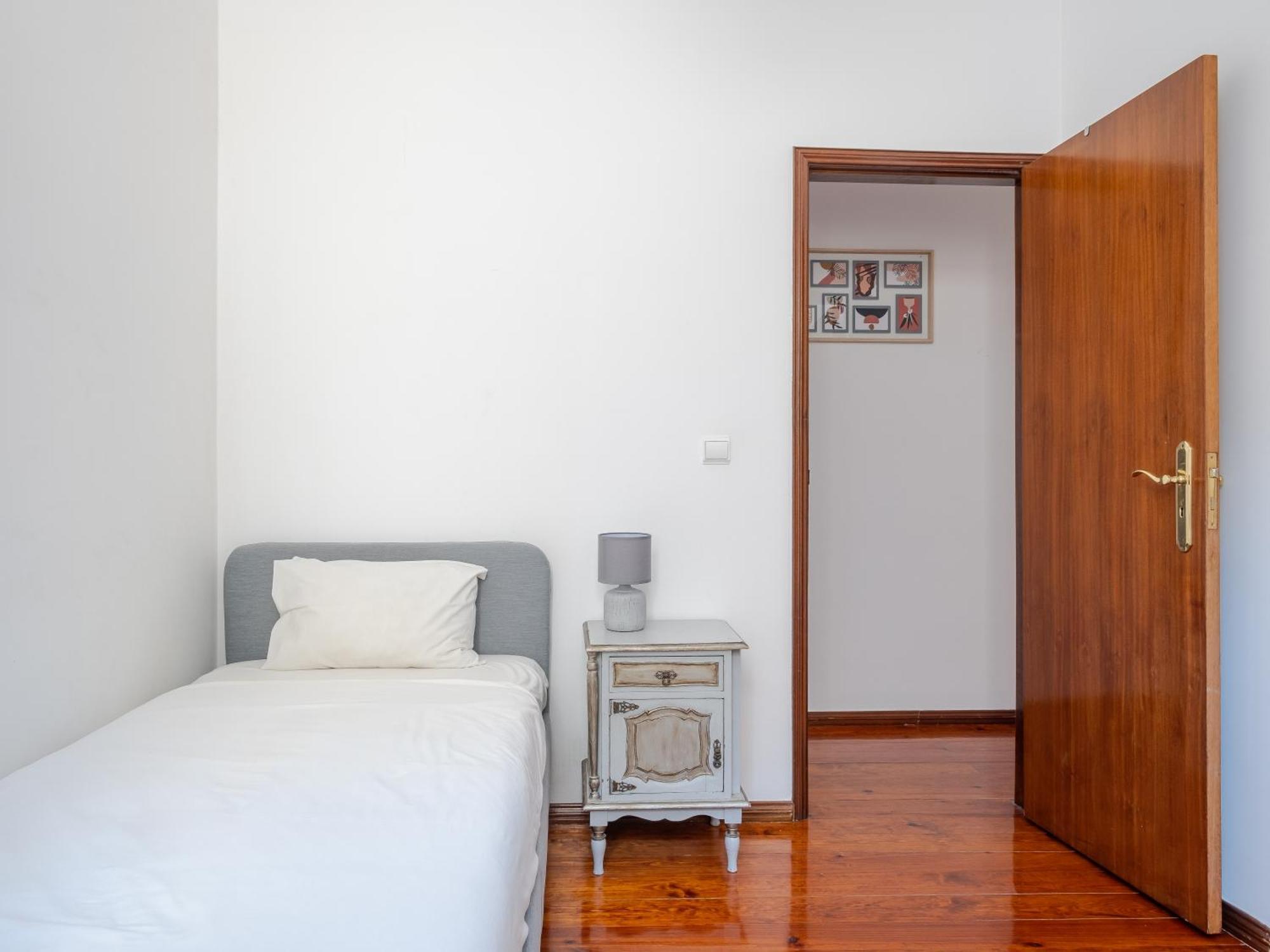 Cool Apartment Near Alfama Lissabon Buitenkant foto